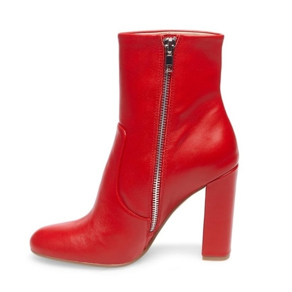 Sexy Chic Steve Madden Booties - Picture 5 of 8